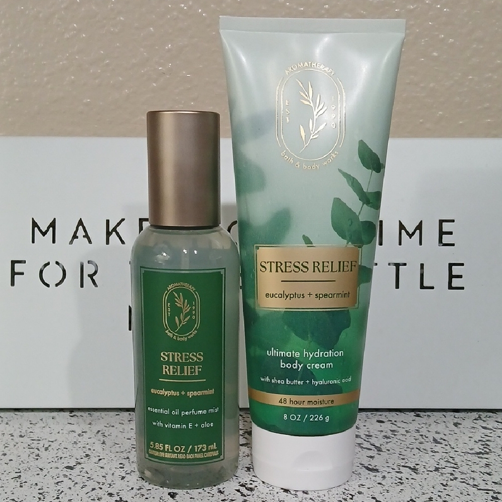 Bath & Body Works Eucalyptus Spearmint Moisturizer & Oil Set
